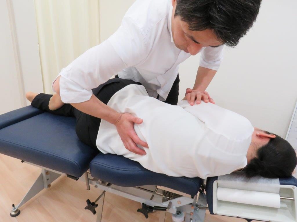 腰椎のアジャストメント